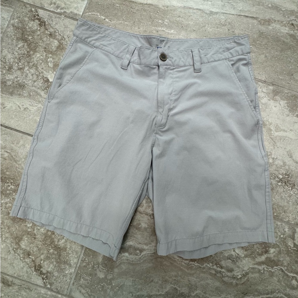 Southern Tide men’s 9” T3 Gulf performance shorts